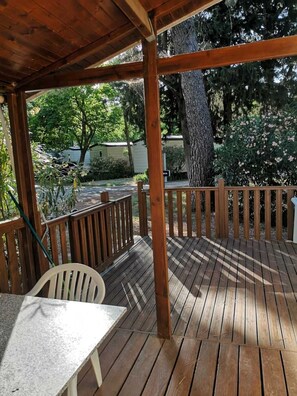 Outdoor dining - Chalet 4 étoiles - Piscine - ccbaic0 (Lansargues)