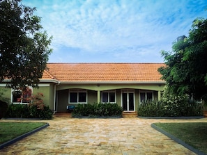 Exterior - 20 Mins to Ziwa Rhino Sanctuary- Butiti Ranch Stay With Views (Nakasongola)