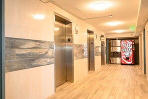 Interior - Updated 1BR Direct Oceanfront, First Level, Pools! (Myrtle Beach)