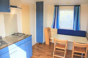 冰箱、微波炉、炉灶