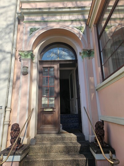 Stylish apartment in the Bremen quarter - near Weser & Weserstadion