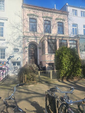 Exterior - Stylish apartment in the Bremen quarter - near Weser & Weserstadion (Bremen)