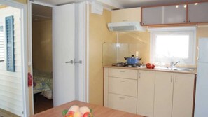 Fridge, microwave, stovetop