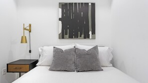 1 bedroom, desk, iron/ironing board, WiFi - Landing | Amazing 1BD, Gym (Philadelphia)