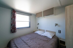 Unclassified image, 2 of 19, button - Camping 4 étoiles - Piscine  - ccbagbf (Saint-Rome-de-Tarn)