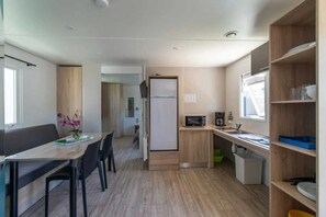 Fridge, microwave, stovetop