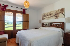 2 habitaciones, tabla de planchar con plancha, internet y ropa de cama 