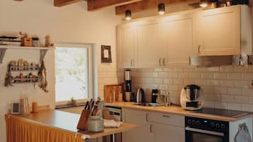 Oven, stovetop, dishwasher, coffee/tea maker