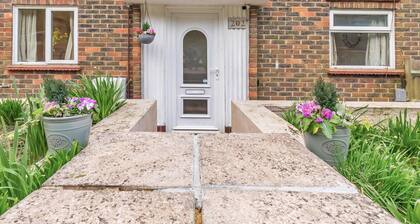 Hillview House | By My Getaways