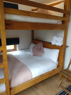 1 chambre, literie fournie