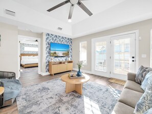 智能电视、桌上足球