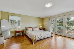 3 habitaciones, tabla de planchar con plancha y acceso a internet
