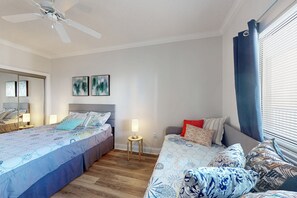 3 habitaciones, tabla de planchar con plancha, internet y ropa de cama 