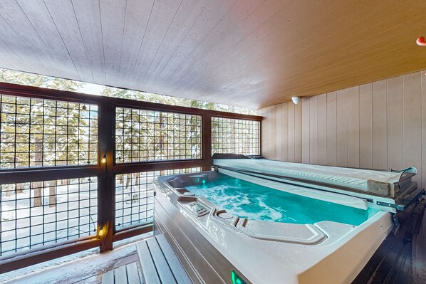 Bain à remous intérieur