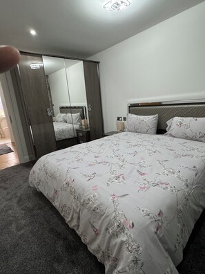 3 Schlafzimmer, Bügeleisen/Bügelbrett, WLAN, Bettwäsche