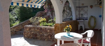 EL ALGARROBO Small studio with pleasant garden close to the sea