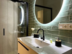 Hair dryer