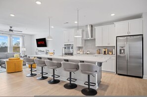 Lejlighed | 4 soveværelser, skrivebord