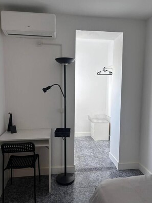 4 habitaciones, tabla de planchar con plancha, wifi y ropa de cama