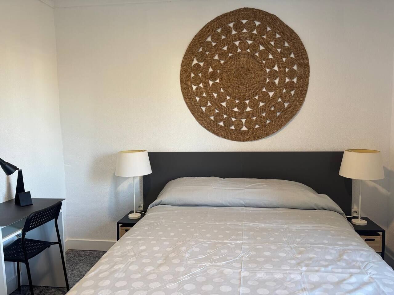 4 chambres, fer et planche à repasser, Wi-Fi, draps fournis