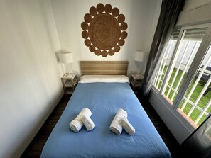 2 habitaciones, tabla de planchar con plancha, wifi y ropa de cama 