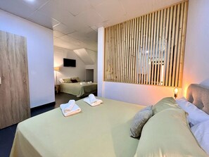 1 bedroom, iron/ironing board, WiFi, bed sheets - Apartments Feria Sevilla Centro (Seville)