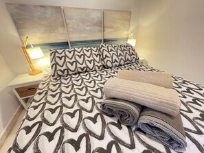 2 bedrooms, WiFi, bed sheets