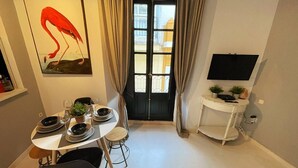 Dining - Alvarez Quintero - Apartments (Seville)