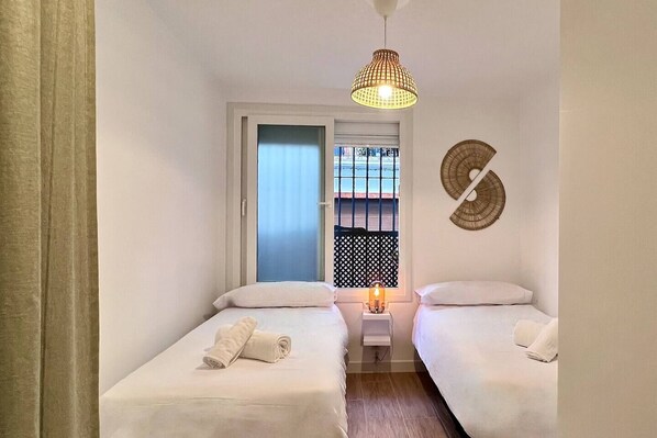 2 bedrooms, iron/ironing board, WiFi, bed sheets