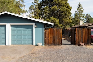 Front exterior and parking - Bend Home Near Orchard Park Sleeps 4 (Bend)