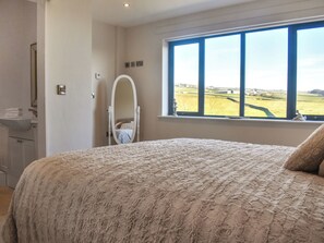 1 bedroom, free WiFi, bed sheets - The Wolfs Den - UK49083 (Laneshawbridge, near Colne)