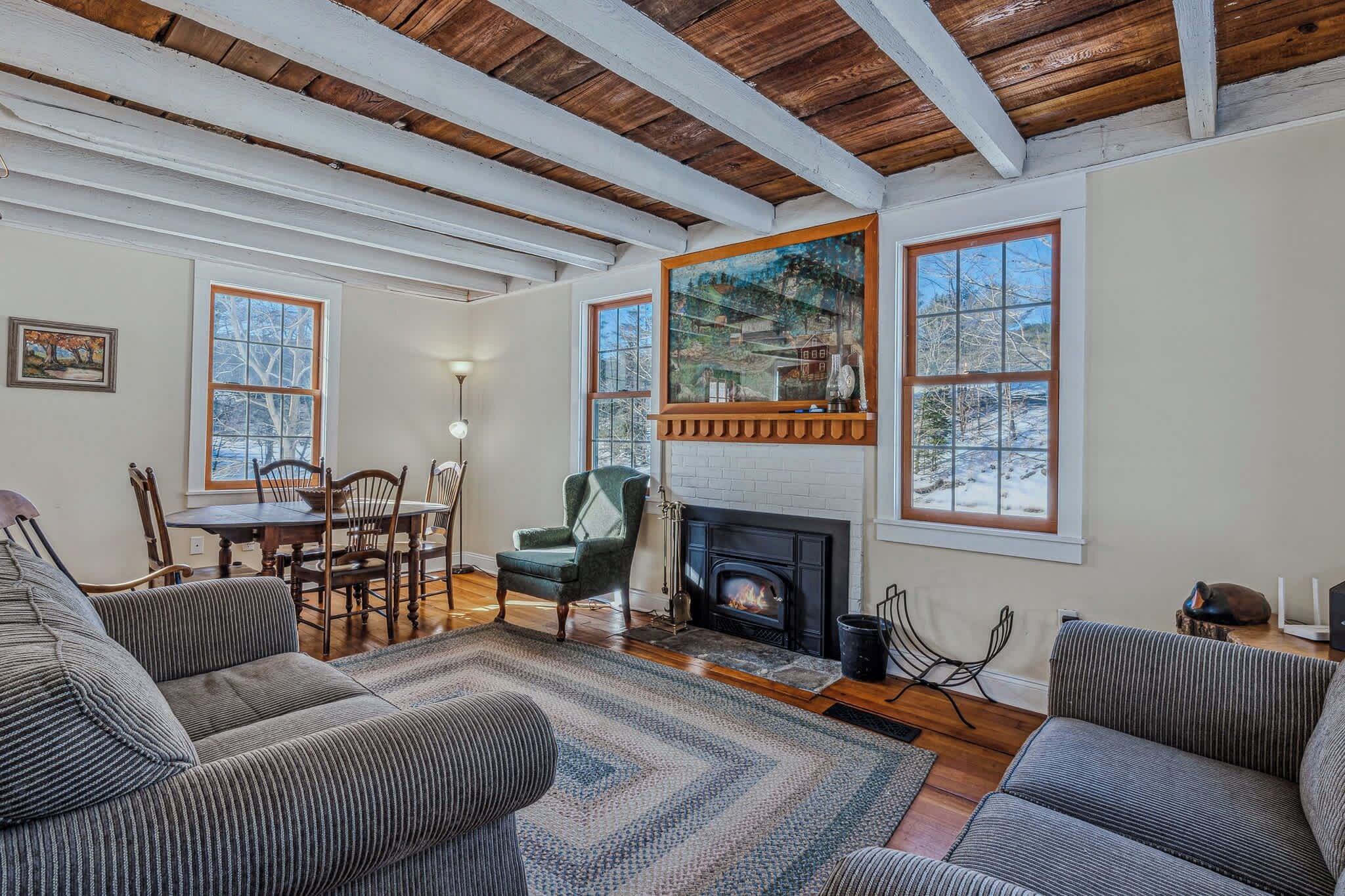 TV, fireplace, offices