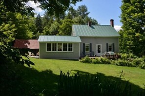 Exterior - Historic Charm, Located On the River - Rustic Chic (Woodstock)