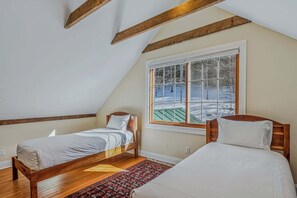 2 chambres, fer et planche à repasser, Wi-Fi, draps fournis