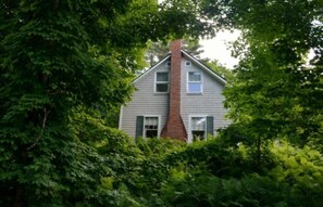 Exterior - Historic Charm, Located On the River - Rustic Chic (Woodstock)