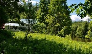 Property grounds - Historic Charm, Located On the River - Rustic Chic (Woodstock)