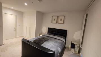 2 quartos, ferros/tábuas de passar roupa, Wi-Fi