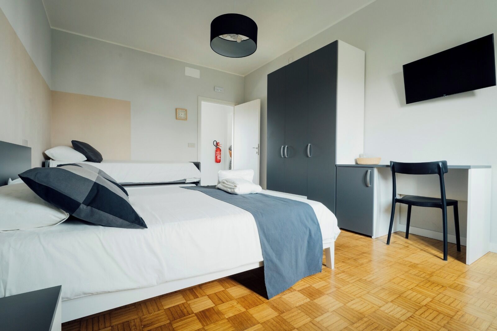 2 chambres, bureau, fer et planche à repasser, Wi-Fi gratuit