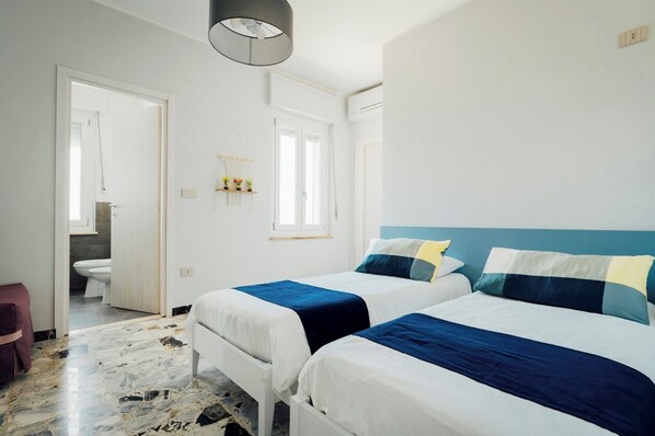 2 habitaciones, escritorio, tabla de planchar con plancha y wifi gratis