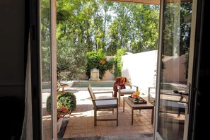 Interior - Large suite with private pool (Noves)
