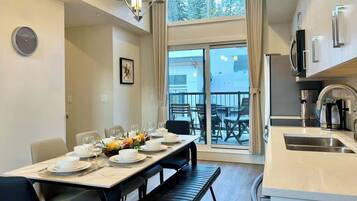 Refrigerador, microondas, parrilla de estufa y lavavajillas