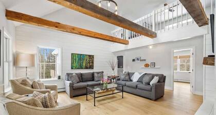 "Big Sky" Retreat Atop Sunapee / Ski + Lake Life