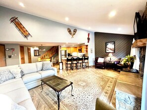 Smart TV, fireplace - 2BD+loft Ski-in Breck Condo (Breckenridge)