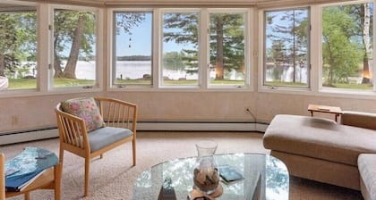 3-bedroom cabin + adjacent 5-bedroom log cabin on Rush Lake.