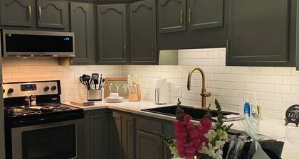 Walk to Finley Farms! Close to Hwy 65 to drive to Branson or Springfield easily!