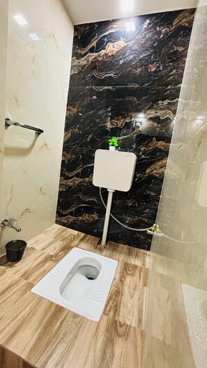 Shower, bidet, soap, shampoo - Kashi Homestay - Beautiful Entire 2BHK Flat (Varanasi)