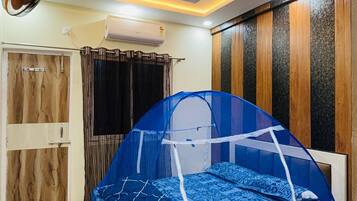 2 chambres, coffres-forts dans les chambres, Wi-Fi gratuit
