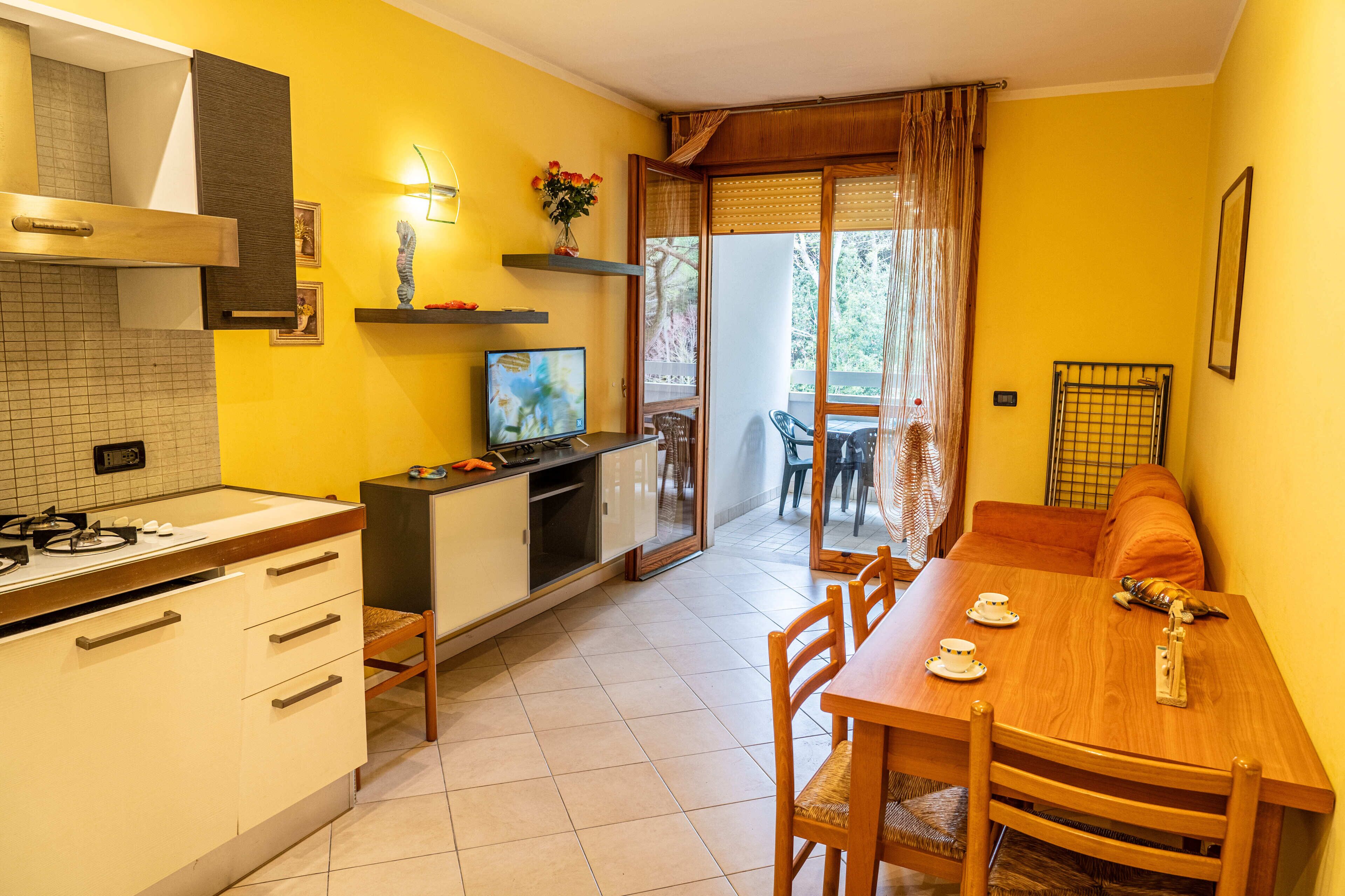 Apartment, 1 Bedroom, Balcony | Living room