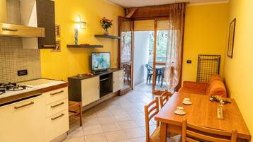 Apartment, 1 Bedroom, Balcony | Living room