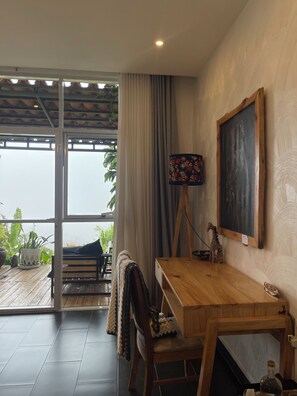 Dobbelt- eller tomannsrom – senior, byutsikt | Blendingsgardiner og wi-fi (inkludert)